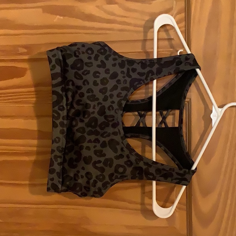 Maven thread sports bra, size medium, leopard